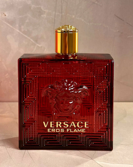 Versace Eros Flame 🔥 – La fragancia que impone presencia y atrae miradas